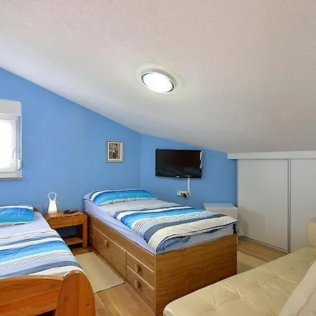 Hébergement de vacances House For 11 Persons In With Sea View, Terrace, Air Conditioning, Wifi 3486-4 Medulin