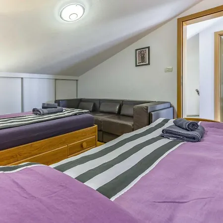 House For 11 Persons In With Sea View, Terrace, Air Conditioning, Wifi 3486-4 *