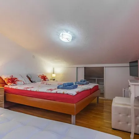 House For 11 Persons In With Sea View, Terrace, Air Conditioning, Wifi 3486-4 Holiday home *