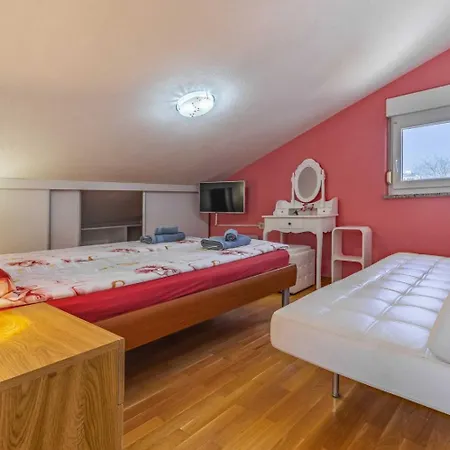 Hébergement de vacances House For 11 Persons In With Sea View, Terrace, Air Conditioning, Wifi 3486-4 Medulin